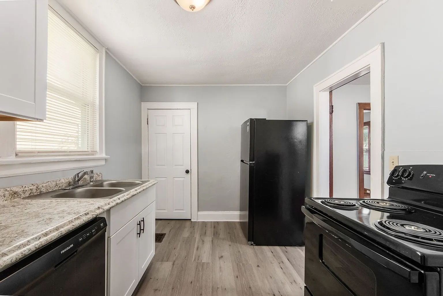 255 Belvidere Ave photo 1