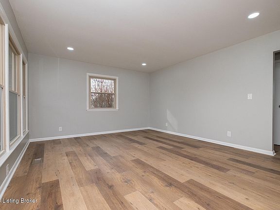 5th image of 3003 Vogue Ave