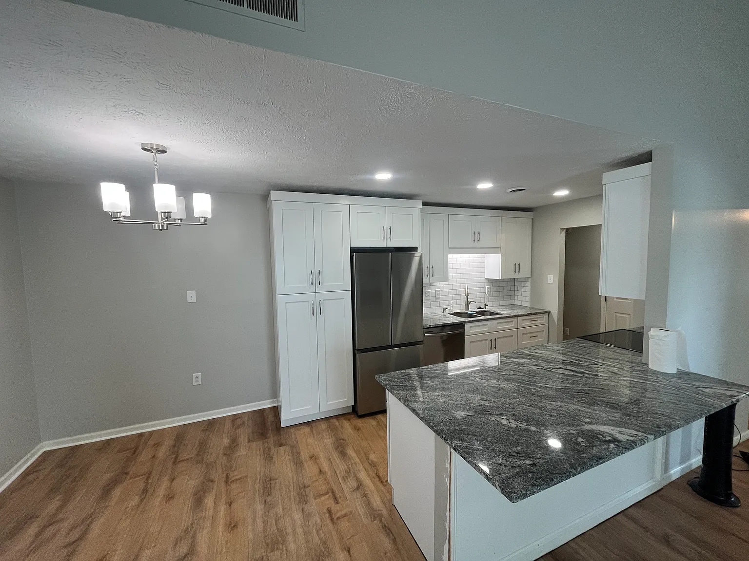 3 bed, 1484 sqft, $2,000 — Photo 4