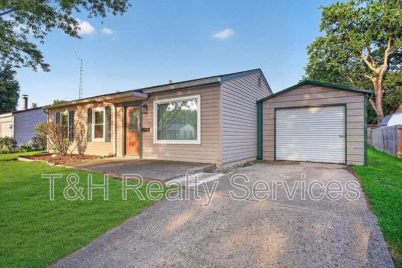 3 bed, 1.0 bath, 864 sqft, $1,200 — Photo 3