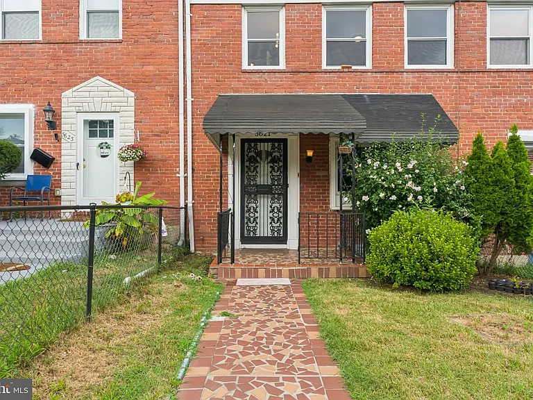 5621 Clearspring Rd — Photo 2