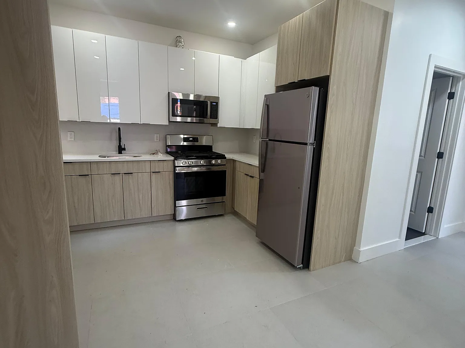 2 bed, $2,000 — Photo 2