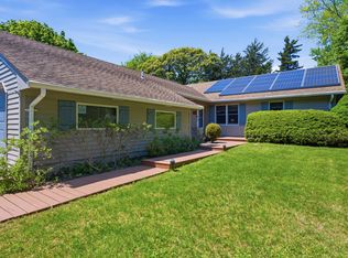 11 Mimosa Pl, Shelter Island Heights, NY 11965