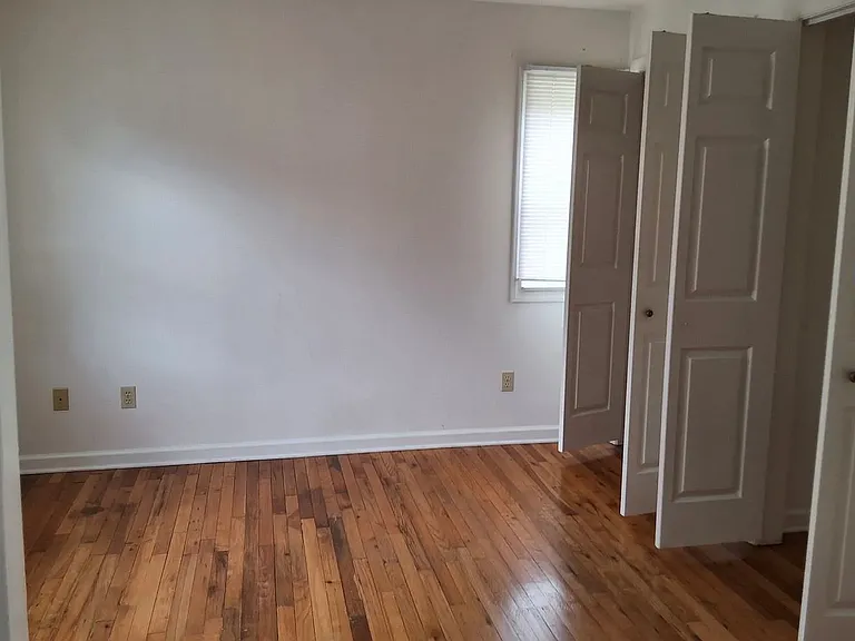 125 W Farragut Rd #125 — Photo 5