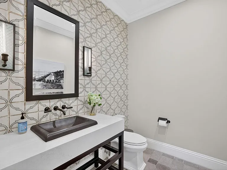 2425 Delmar Pl — Photo 31