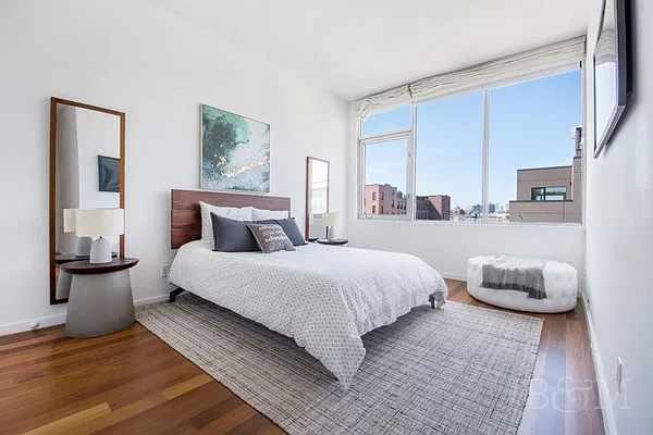 Sold by Brick&Mortar | media 12