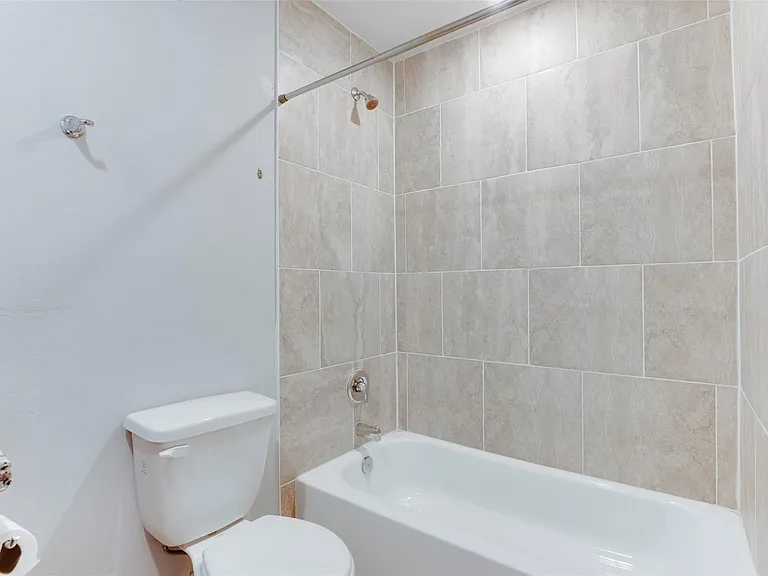 8635 Sunderland Rd — Photo 18