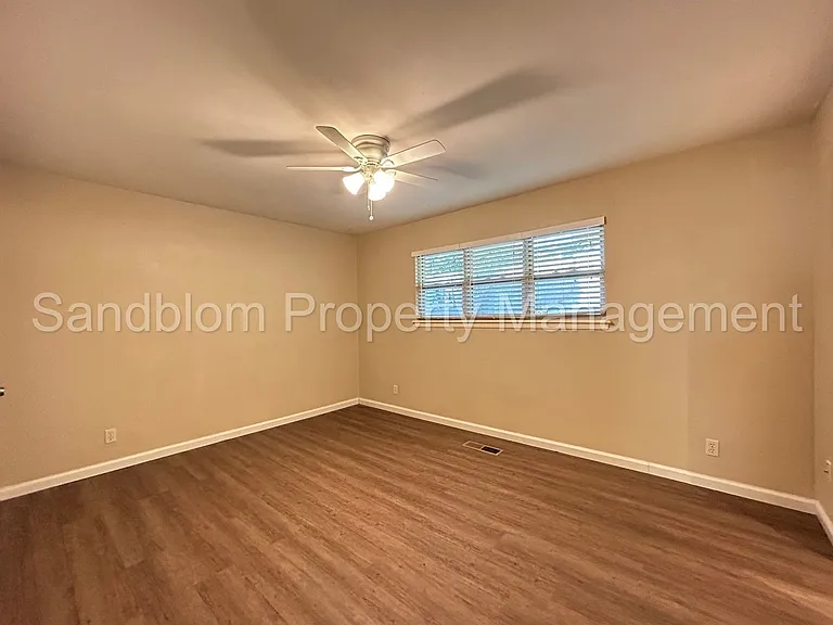 5766 S 80th East Ave — Photo 18