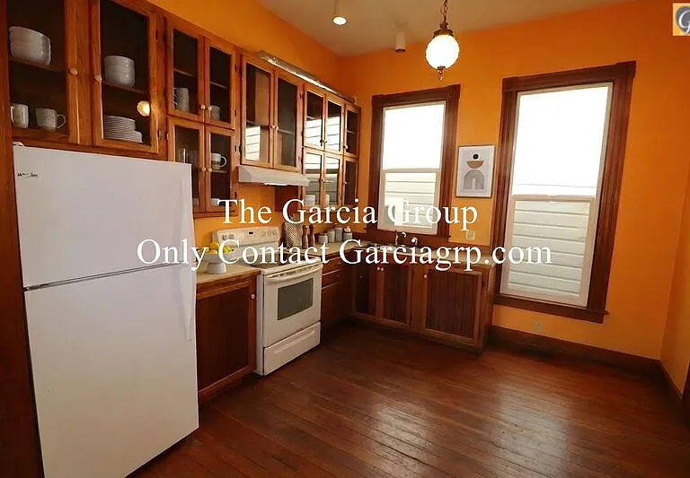 3325 SW Kelly Ave — Photo 2