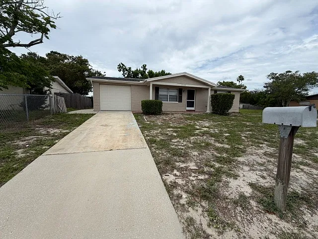 2 bed, 1.5 bath, 936 sqft, $1,400 — Photo 3