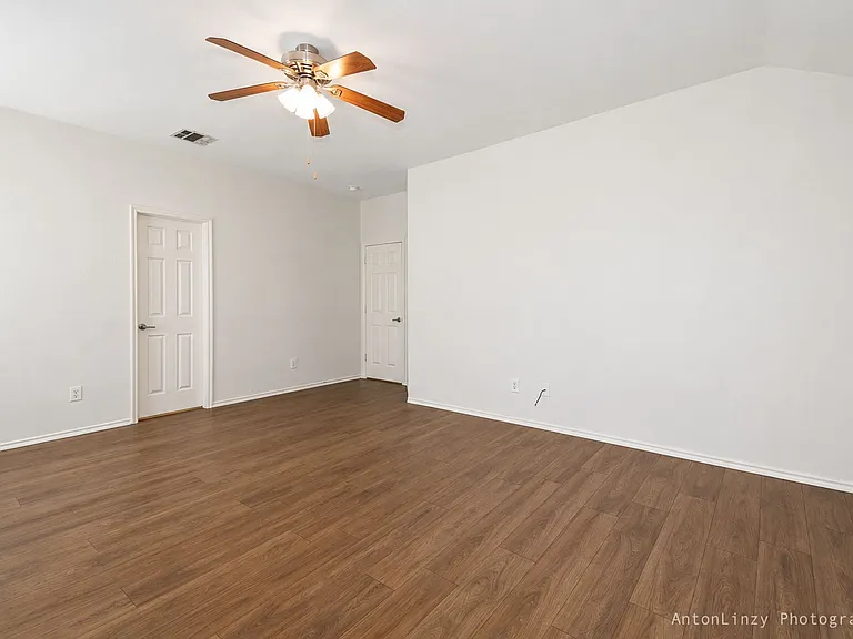 701 Orchid Blvd — Photo 11