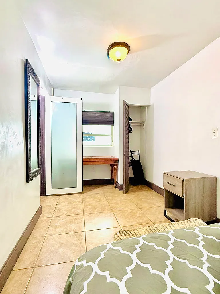 2 bed, 900 sqft, $2,100 — Photo 4