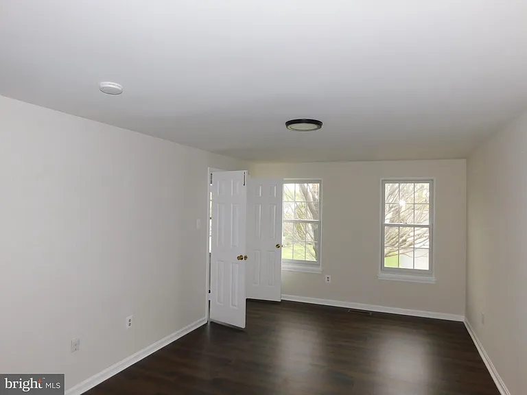 916 Pointer Ridge Dr — Photo 15