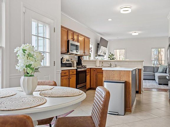 5th image of 3341 Daingerfield Dr