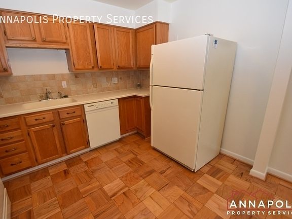 3rd image of 791 Fairview Ave APT C