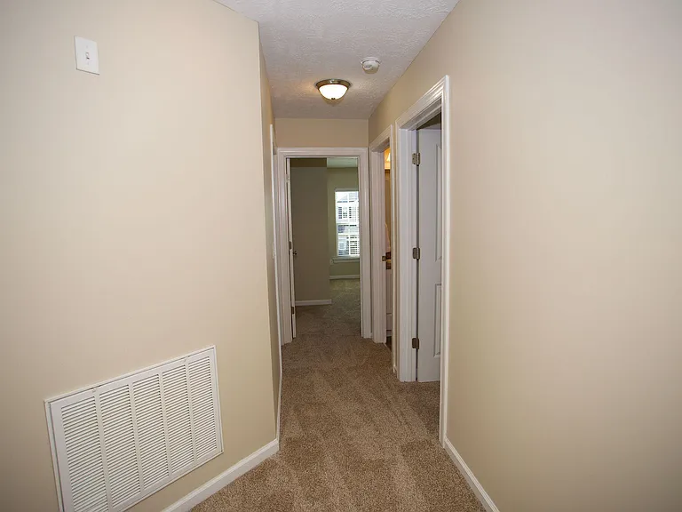 484 Brantley Cove Cir — Photo 31