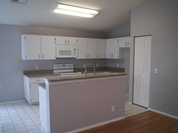 2nd image of 6806 Yardley Oaks Ct