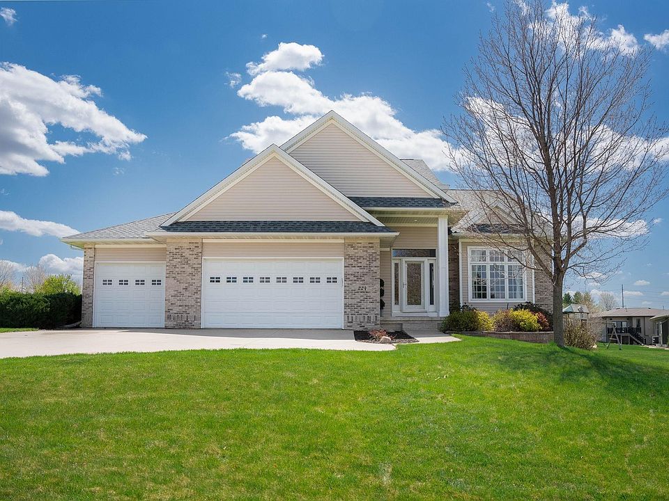 1st image of 224 Sandahlwood Cir