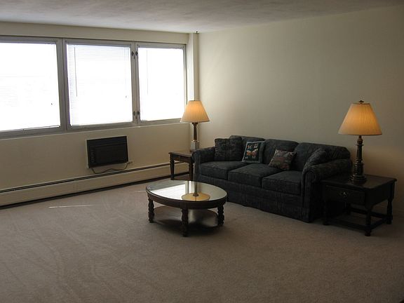 2nd image of 140 Marengo Ave Unit 404