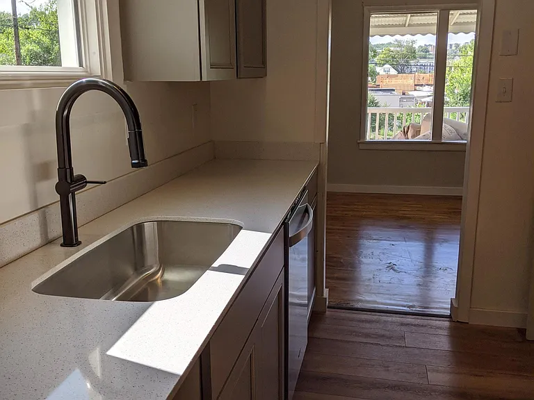 900 Gertrude Ave — Photo 1