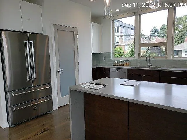 2337 W Plymouth St — Photo 5