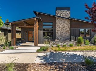 330 E Diamond Peak Ave, Sisters, OR 97759