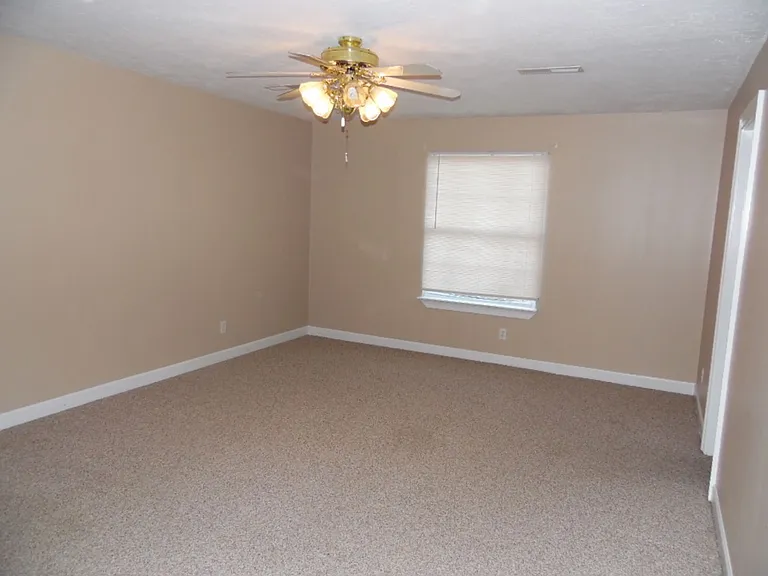 422 Old Salem Rd — Photo 8
