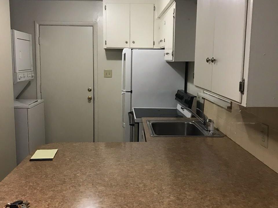 2nd image of 2131 S Lincoln St APT 5