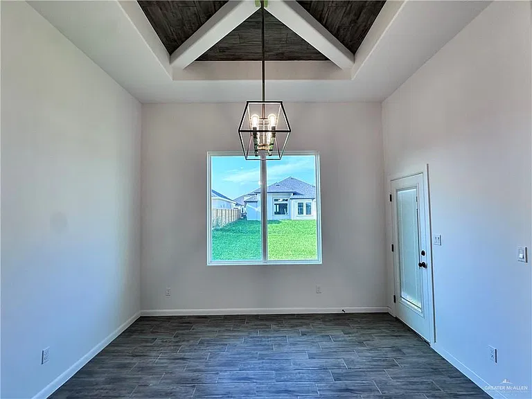 1100 Azalea St — Photo 10