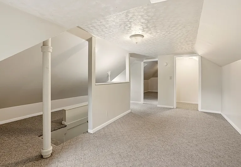 1011 E Augusta Ave — Photo 20