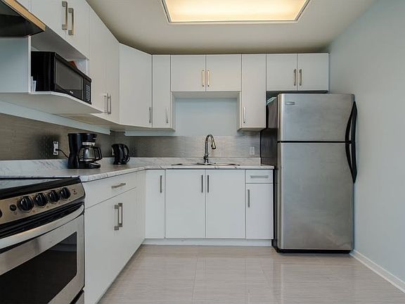 3rd image of 2567 Victoria St #207