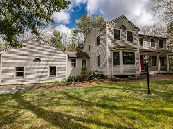 29 Apple Farm Crossing, Winthrop, ME 04364