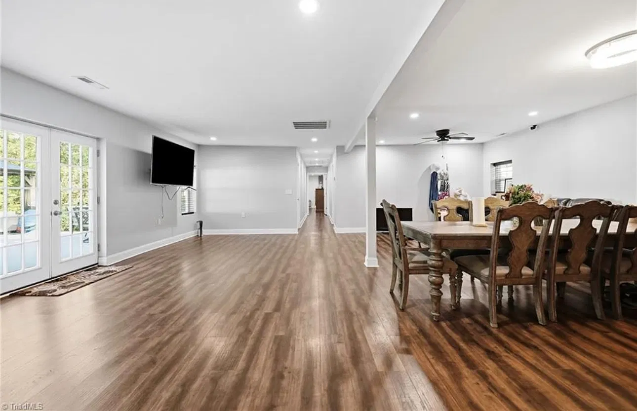 3 bed, 2150 sqft, $1,800 — Photo 3