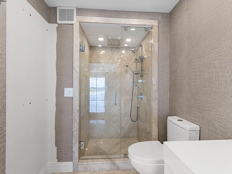 3901 S Flagler Dr #1002 — Photo 33