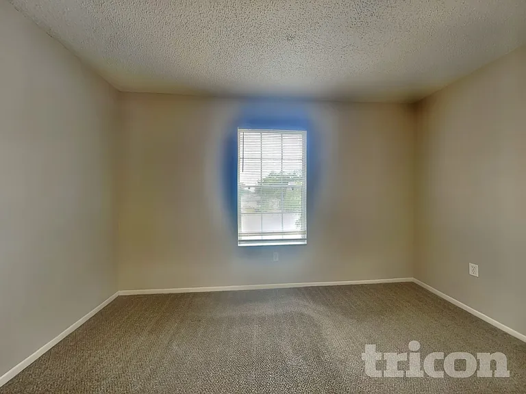 7503 Leon Ave — Photo 10