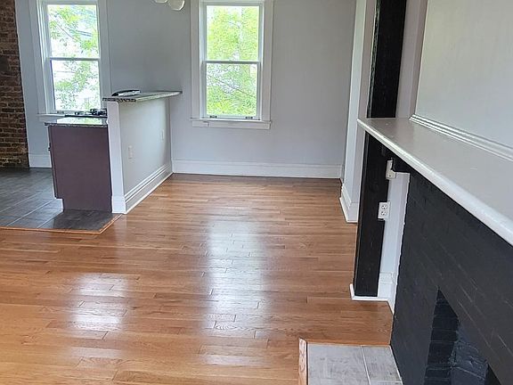 3rd image of 2-131 S Elmwood Ave #2