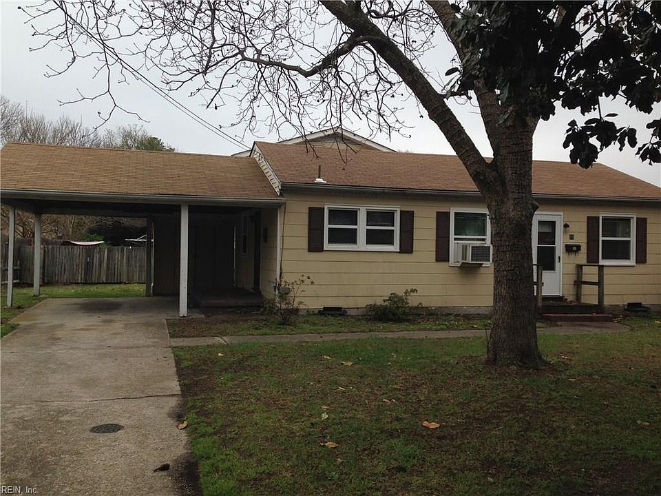1st image of 11 Hedge Ln