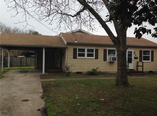 11 Hedge Ln, Portsmouth, VA 23701