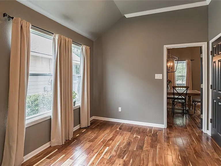 403 Rosedale Blvd — Photo 11