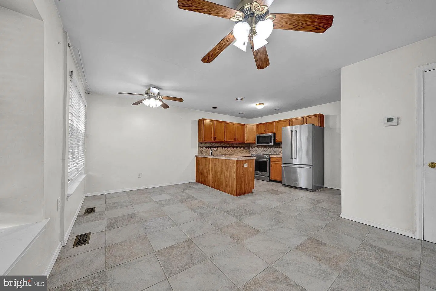 3 bed, 1.5 bath, 2580 sqft, $2,900 — Photo 4