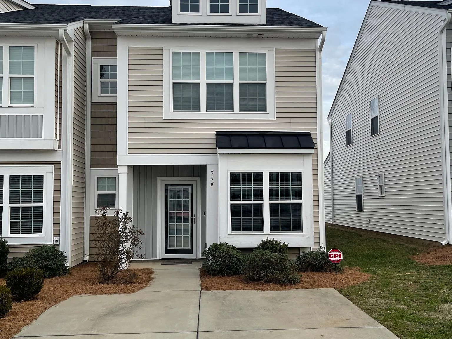 3 bed, 2.5 bath, 1587 sqft, $2,100 — Photo 1