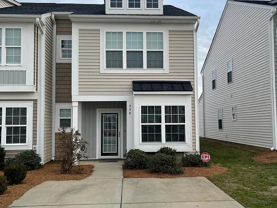 358 Halton Crossing Dr SW