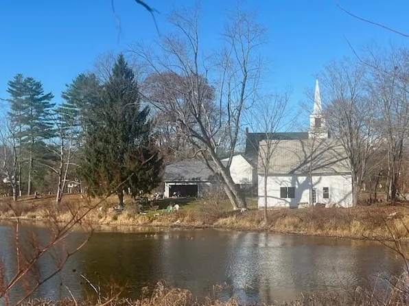 143 North Main Street, Monmouth, ME 04265
