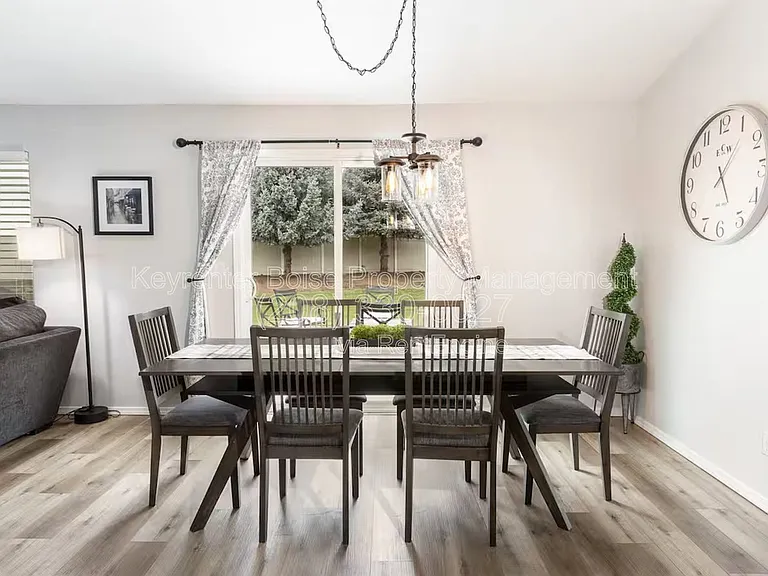 879 N Traquair Pl — Photo 9