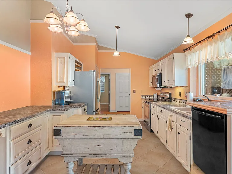 1003 Ashby Dr — Photo 10