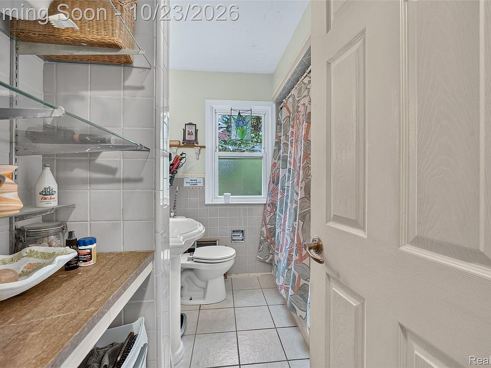 3930 Parkview Dr, photo 20