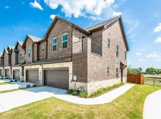 4825 Oak Creek Dr, Sachse, TX 75048
