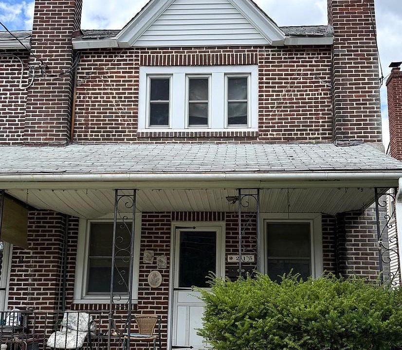 1st image of 215 E Clinton Ave