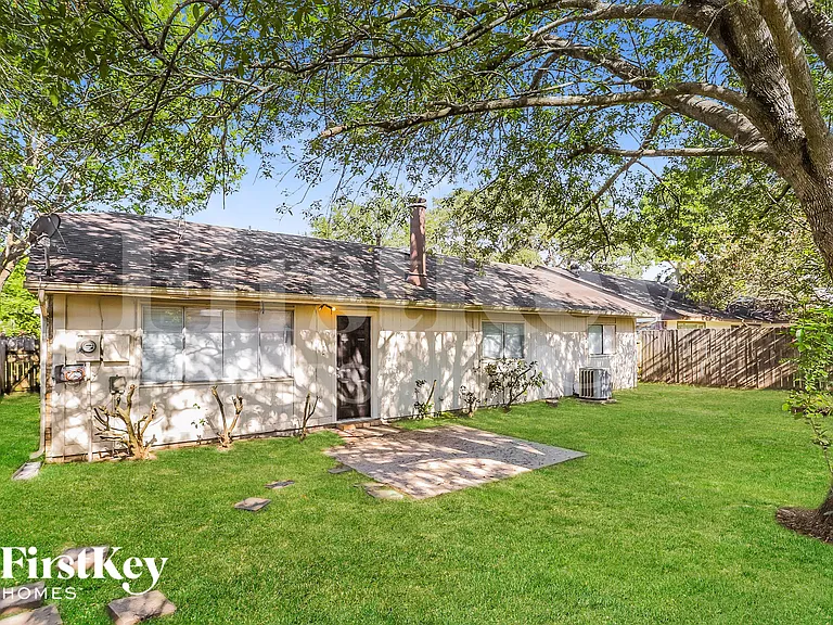 2606 Olster Dr — Photo 15