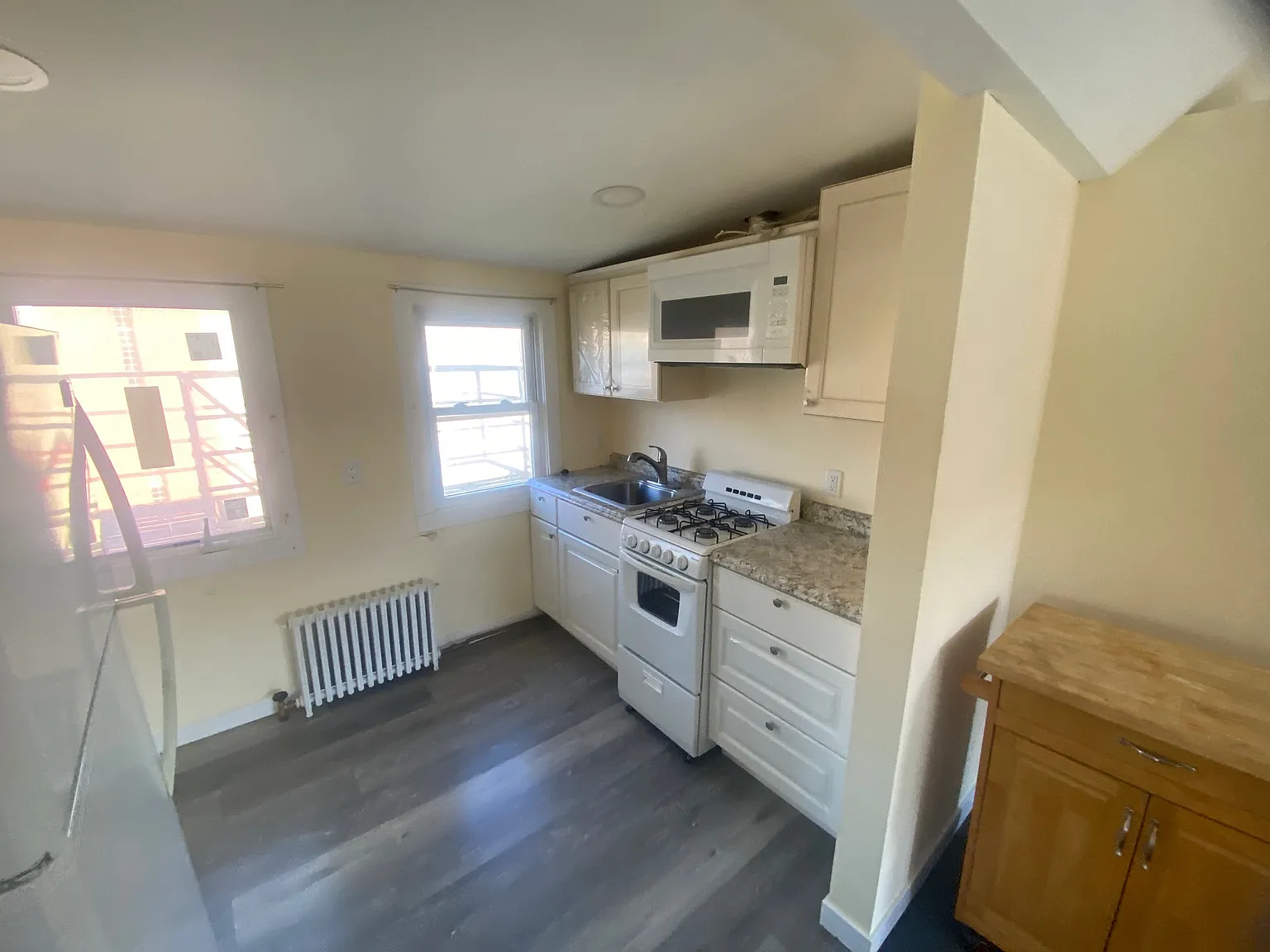 1 bed, 400 sqft, $1,700 — Photo 2